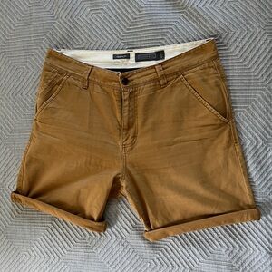 Urban Outfitters Hawkings McGill Men’s khaki shorts - size 36 - 6 1/2” inseam